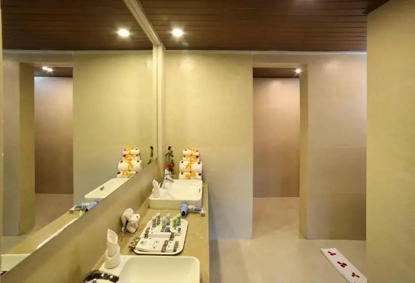 Suite with lake view, Uday Backwater Resort