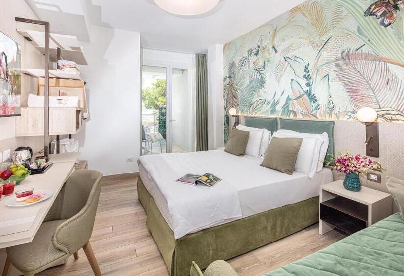 スタンダードルーム, Life