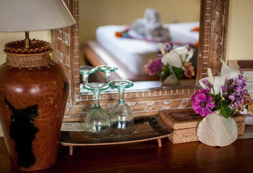 Quarto Superior com Sacada, Taman Rahasia Tropical Sanctuary And Spa