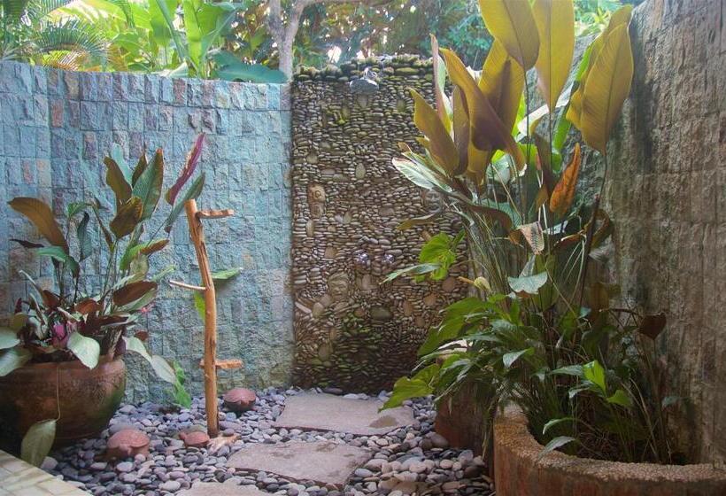 חדר דלוקס נוף לגינה, Taman Rahasia Tropical Sanctuary And Spa