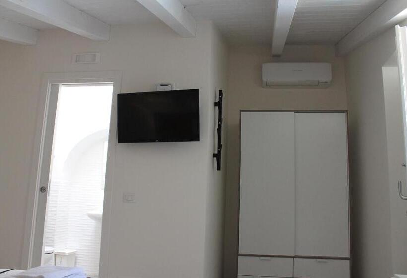 غرفة قياسية مزوَّدة بتراس, A Casa Mia