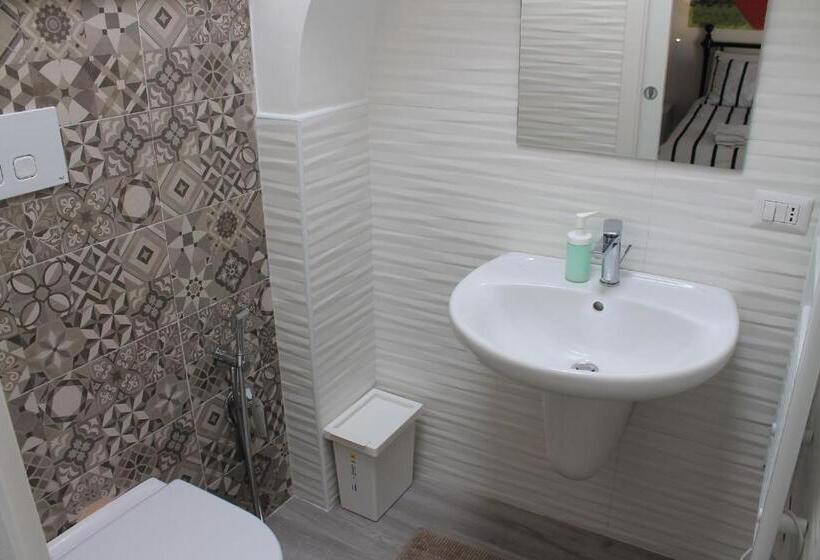 غرفة قياسية مزوَّدة بتراس, A Casa Mia