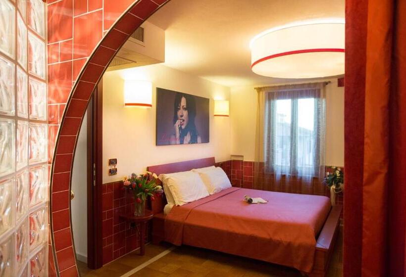 اتاق استاندارد با وان آب گرم, B&b 7 Vizi