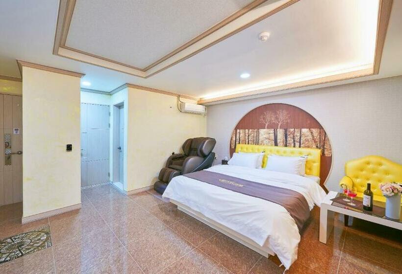 デラックスルーム, Hound Hotel Sangmu