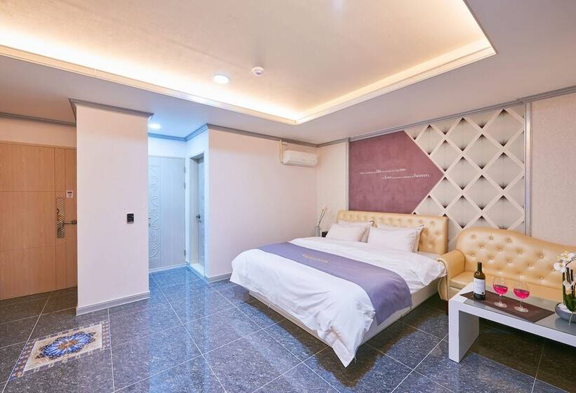 デラックスルーム, Hound Hotel Sangmu