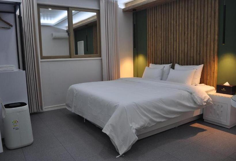 Номер Deluxe, Hound Hotel Sangmu