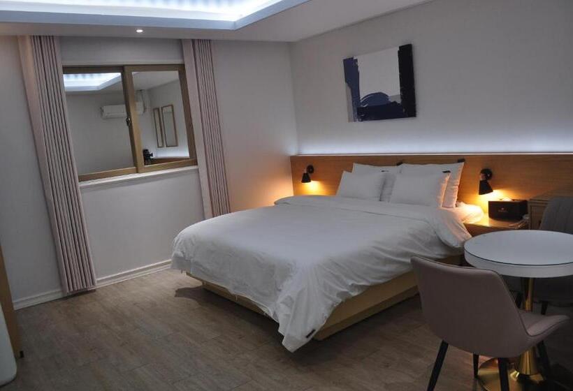 Номер Deluxe, Hound Hotel Sangmu