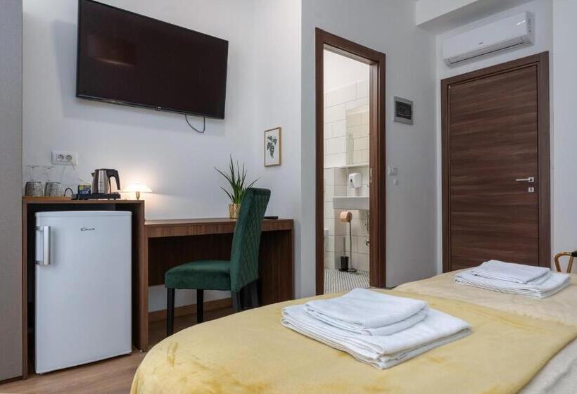 اتاق لوکس, Aurora Rooms B&b Pula