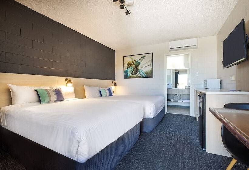 Quarto Familiar, The Mulgrave Motel
