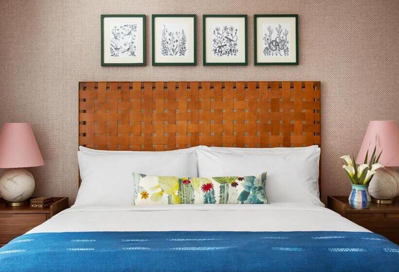 سوئیت با تخت بزرگ, Graduate By Hilton Tucson