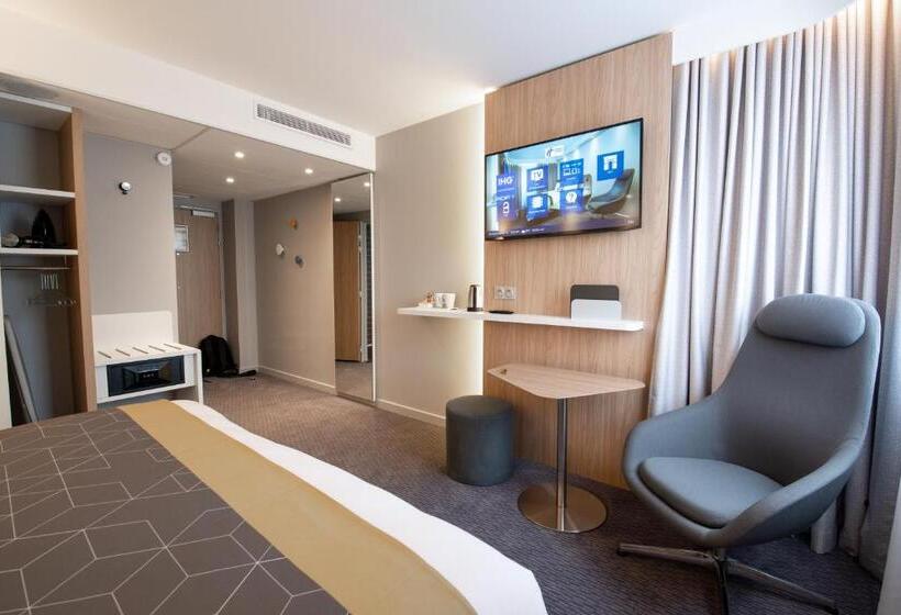 Номер Стандарт Адаптированный для Инвалидов, Holiday Inn Express   Arcachon   La Teste, An Ihg