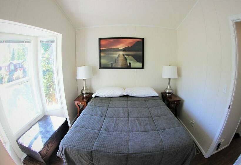 كابينة ديلوكس, Crater Lake Resort