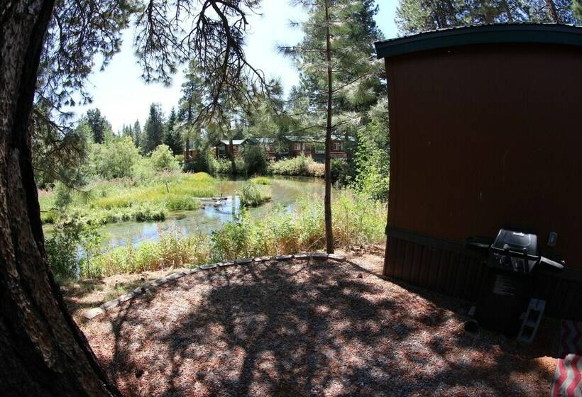 كابينة ديلوكس, Crater Lake Resort