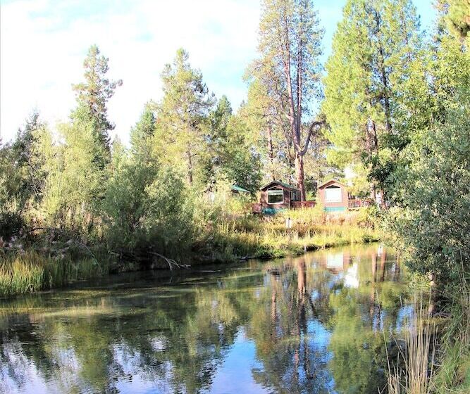 كابينة ديلوكس, Crater Lake Resort