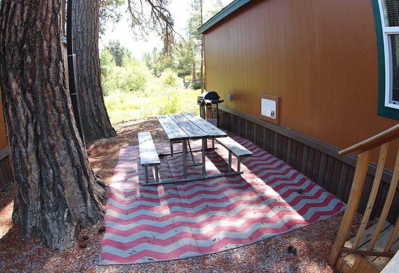 كابينة ديلوكس, Crater Lake Resort