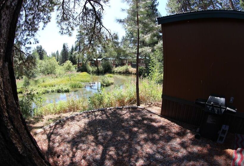 Cabana Deluxe, Crater Lake Resort