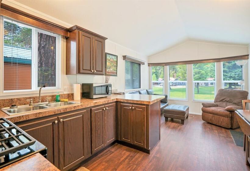 Хижина Deluxe, Crater Lake Resort