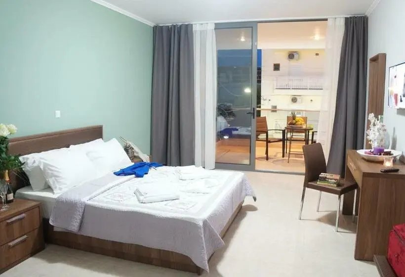اتاق استاندارد سه نفره, Centrum Rooms