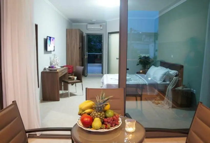 اتاق استاندارد سه نفره, Centrum Rooms