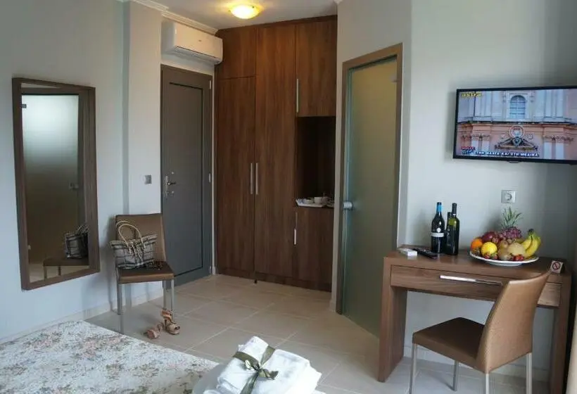 اتاق استاندارد سه نفره, Centrum Rooms