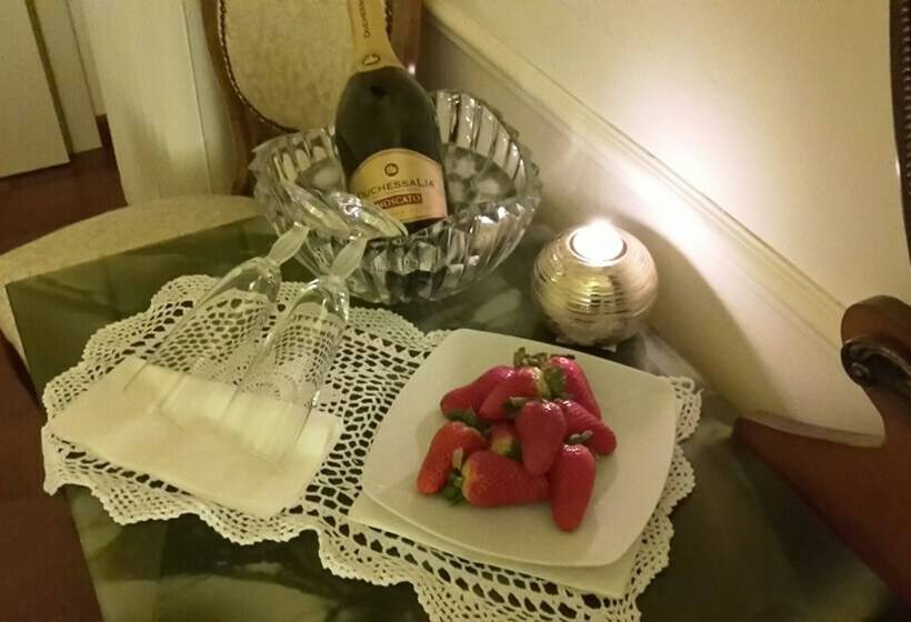 جناح عائلي, Palazzo Salini Luxury B&b