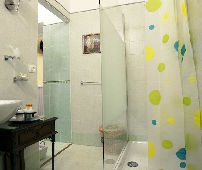 جناح عائلي, Palazzo Salini Luxury B&b