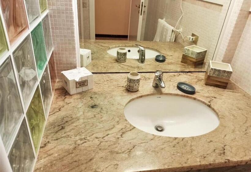 Normál háromágyas szoba külső fürdőszobával, B&b Doña Flor