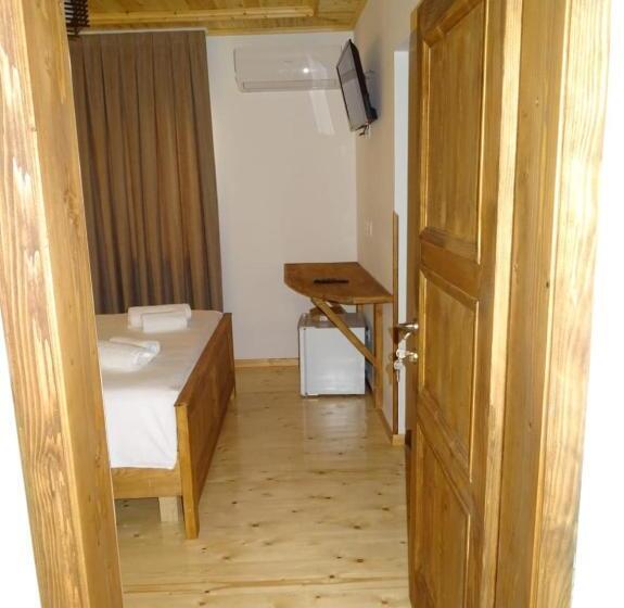 家庭间, Guesthouse Riverside