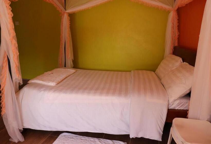 اتاق اکونومی, Bomani