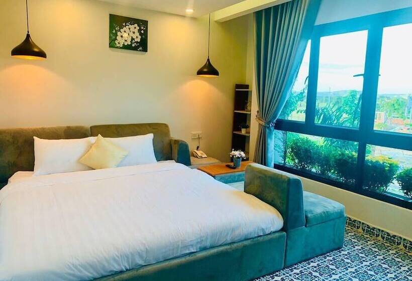 سوئیت جونیور با چشمانداز کوهستان, Raing Phnom Bungalow