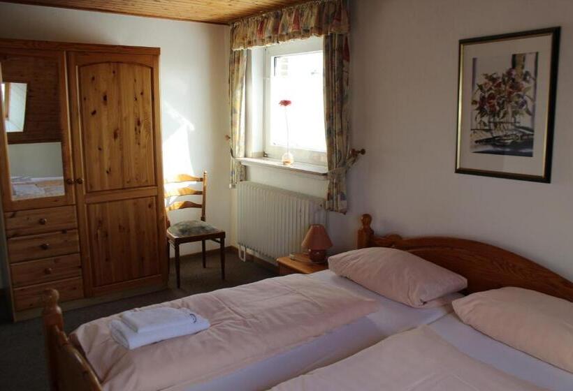 经济房, Restaurant Olympia