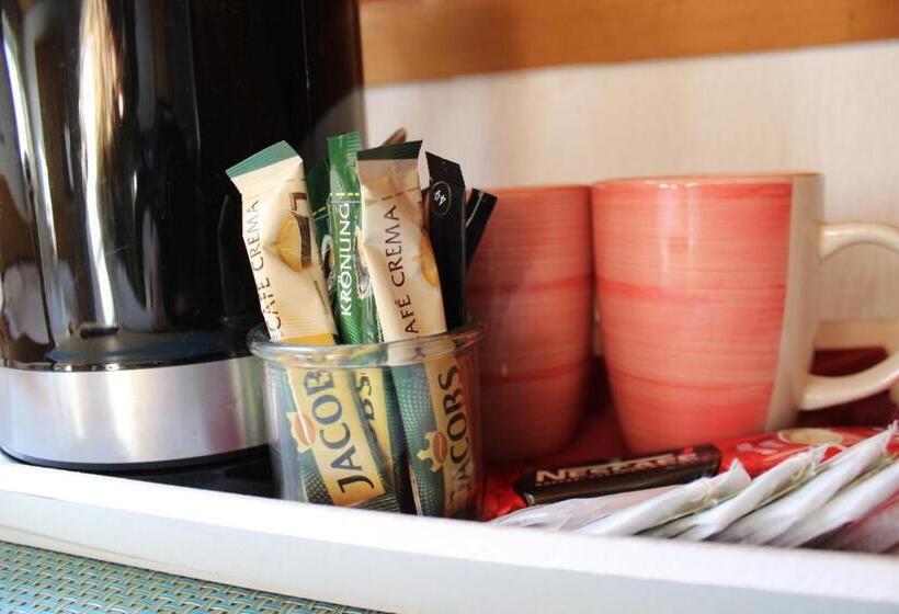 单人经济间, Restaurant Olympia