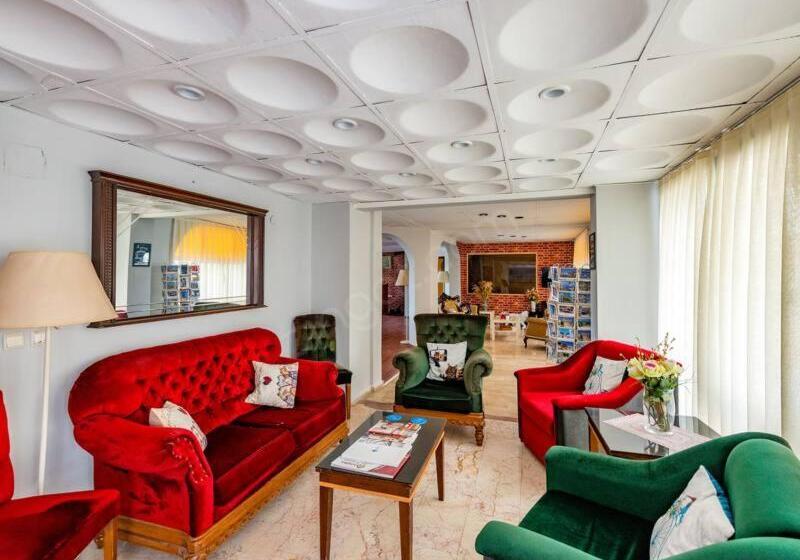 スタンダードトリプルルーム, Ali̇babam Apart Otel