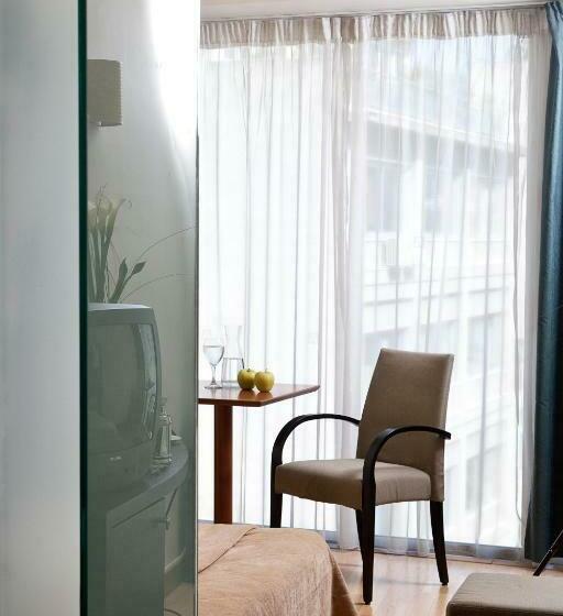 غرفة قياسية, Arion Athens