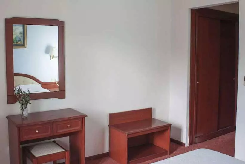 Chambre Triple Standard, Art Pythia
