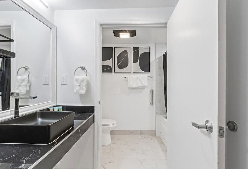 غرفه قياسيه سريرين مزدوجين, Ascot Suites Morro Bay