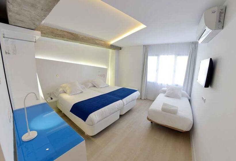 اتاق استاندارد سه نفره, Atarazanas Malaga Boutique