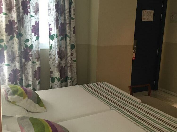 اتاق استاندارد سه نفره, Atarazanas Malaga Boutique