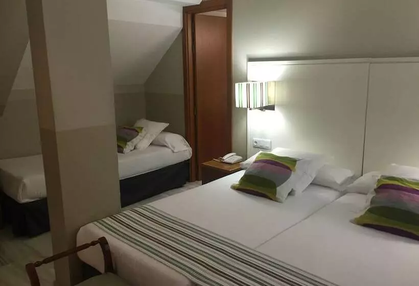 اتاق استاندارد سه نفره, Atarazanas Malaga Boutique