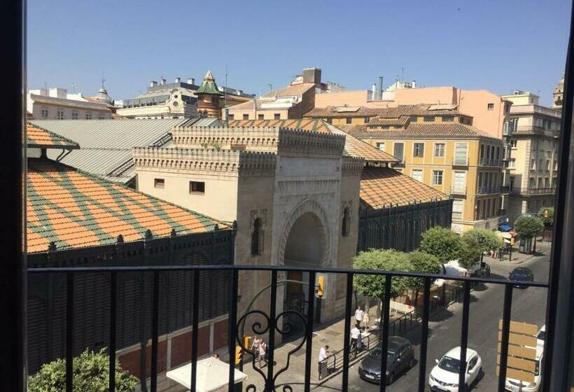 اتاق استاندارد چهارنفره با بالکن, Atarazanas Malaga Boutique