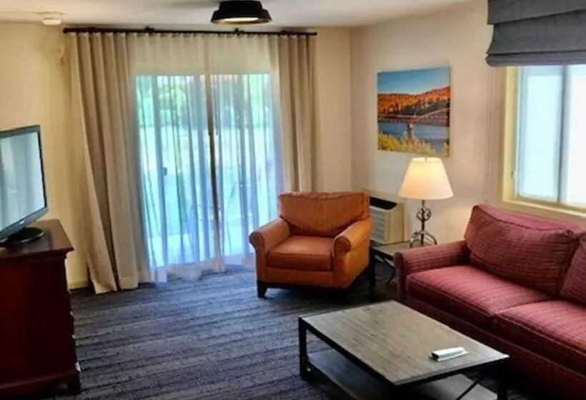 キングサイズベッドのスイートルーム, Best Western Inn & Suites Rutland Killington