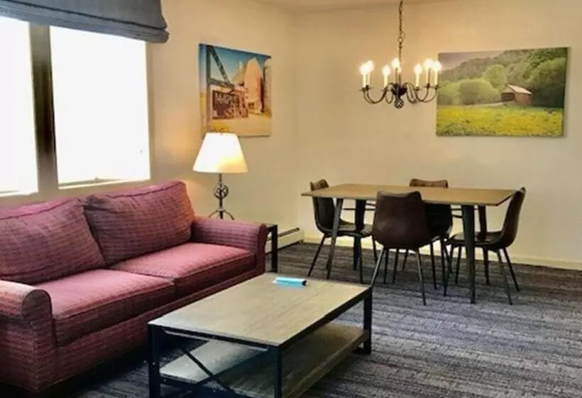 キングサイズベッドのスイートルーム, Best Western Inn & Suites Rutland Killington