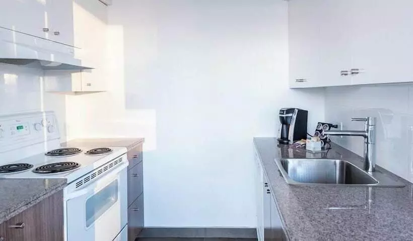 سوییت اجرایی, Carmana Hotel & Suites