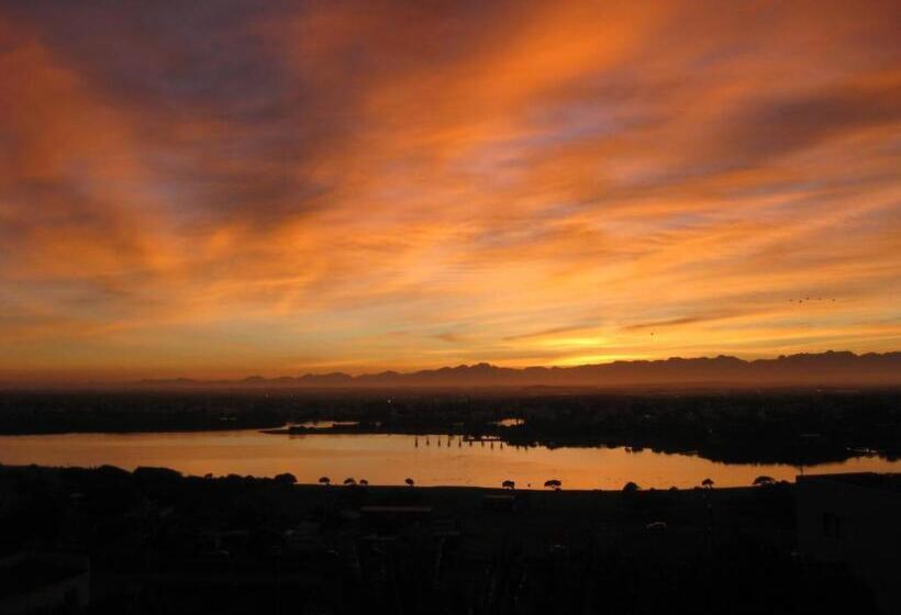 デラックススイート, Colona Castle