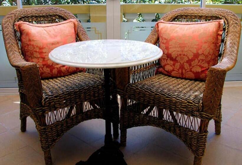 スーペリアールーム, Colona Castle