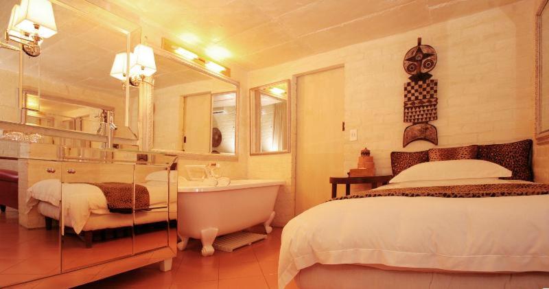 スタンダードルーム, Colona Castle