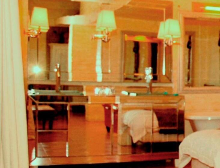 スタンダードルーム, Colona Castle