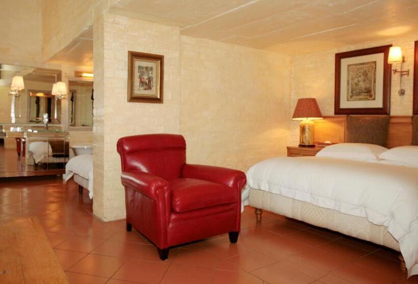 スーペリアールーム, Colona Castle