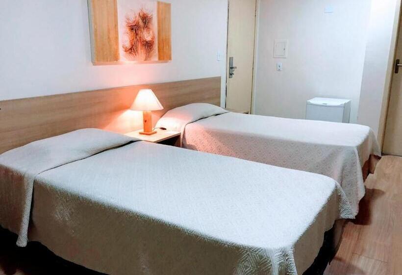 Номер Стандарт, Dan Inn Express Porto Alegre   Próximo Ao Araújo Vianna E Ao Complexo Hospitalar Santa Casa