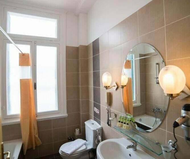 Standardrum, Delphi Art